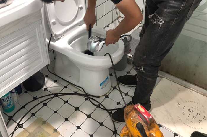 盐边疏通下水道