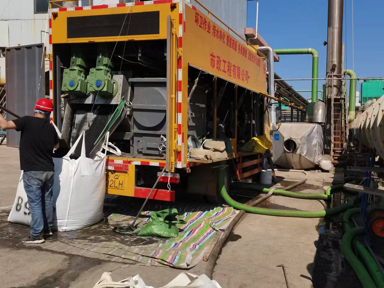 盐边淤泥压干处理